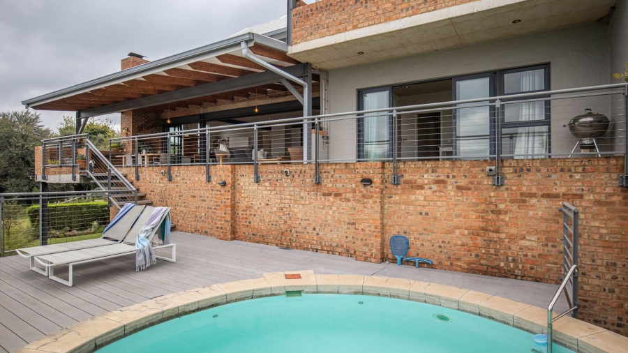 5 Bedroom Property for Sale in The Coves North West